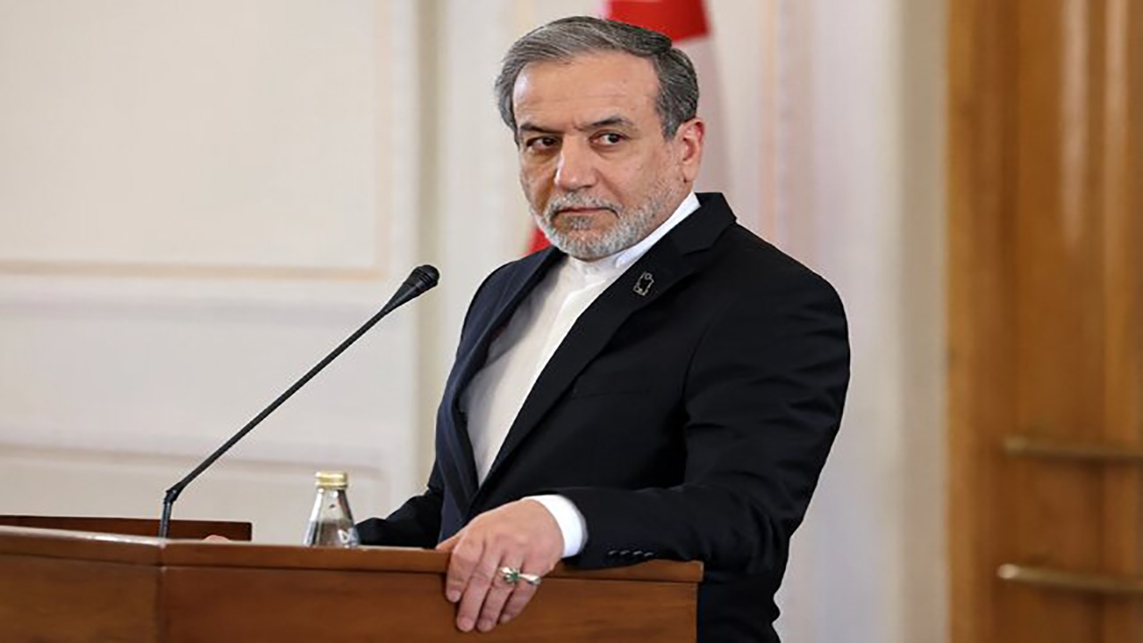 عراقچی: ایران از هیچیک از حقوق ملت خود عقبنشینی نخواهد کرد