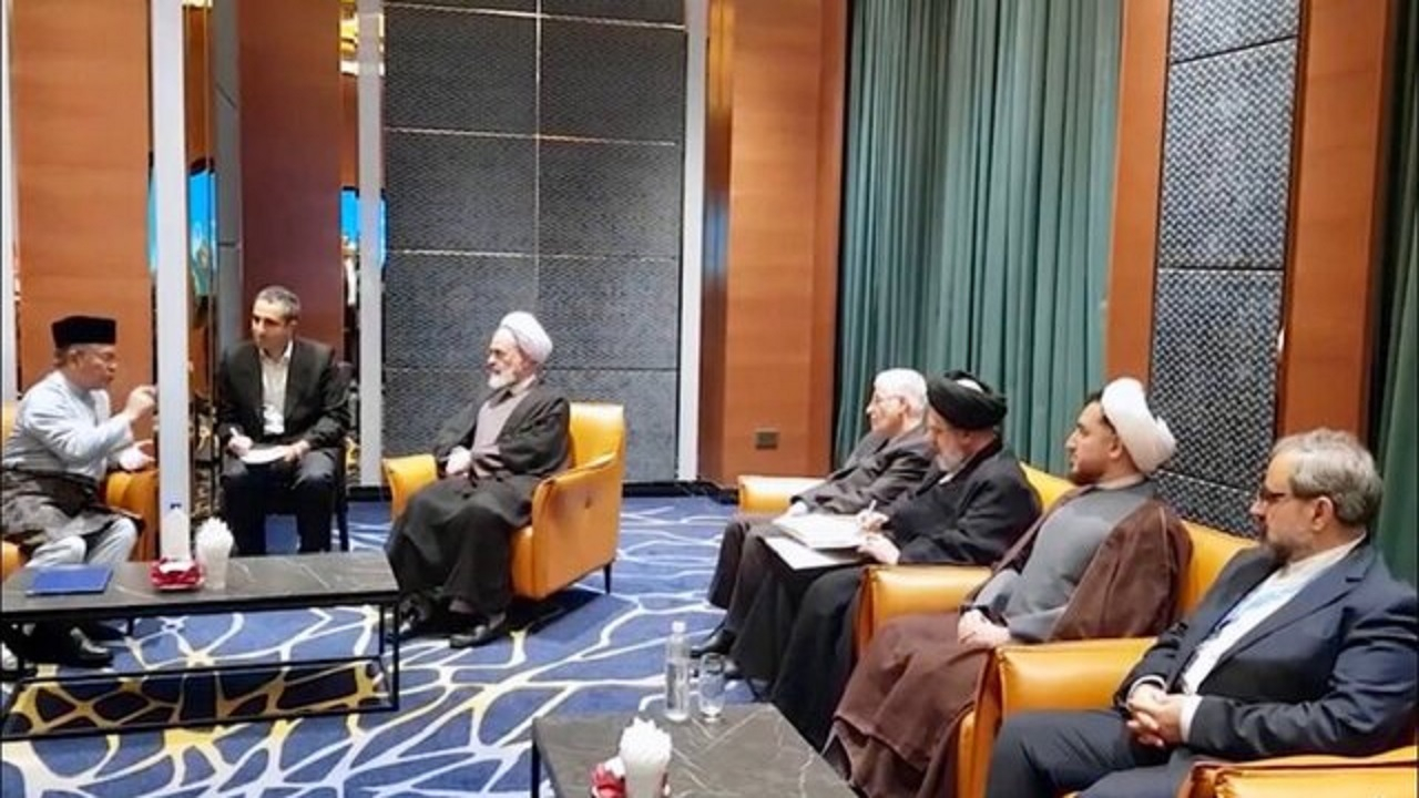 دستاورد‌های سفر آیت‌الله اعرافی به مالزی: تقویت پیوند‌های علمی، دینی و فرهنگی ایران و مالزی