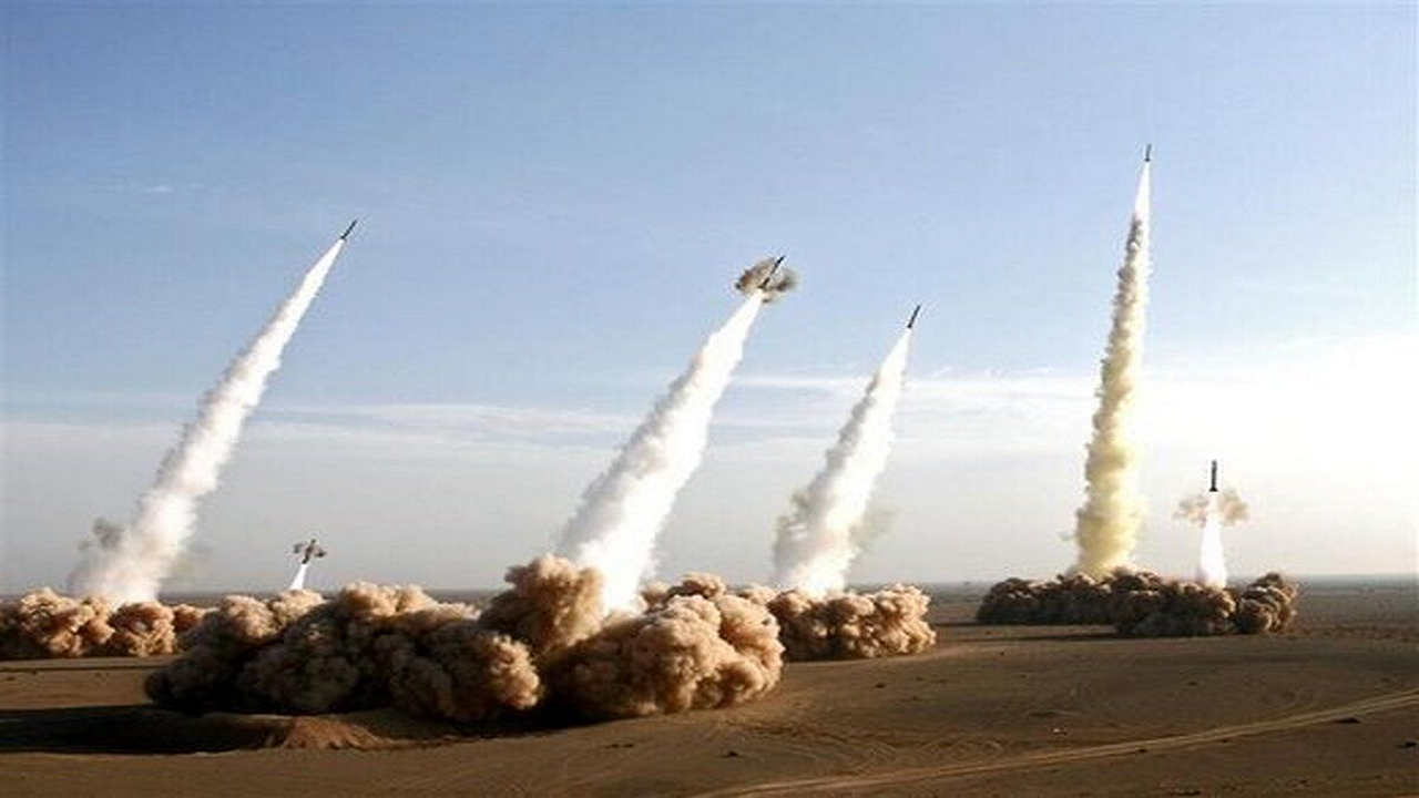 تحلیلگر صهیونیست: اسرائیل نهایت دو هفته در برابر موشکهای قدیمی ایران توان دارد
