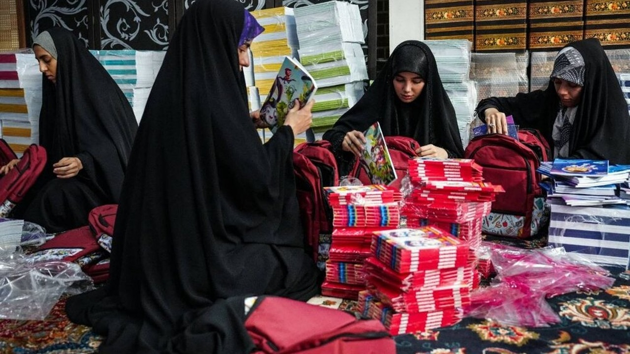 توزیع ۲۵۰ هزار بسته نوشت‌افزار و ۱۰ هزار بسته معلمانه در مناطق محروم کشور