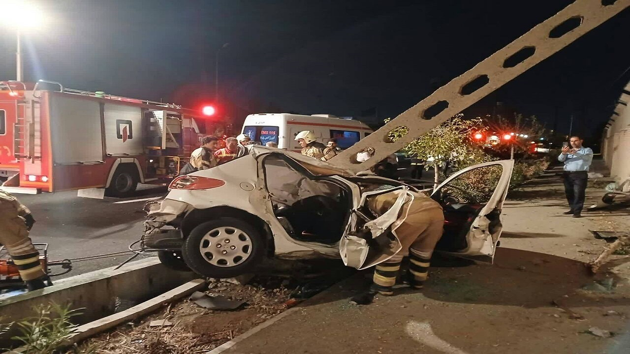 حادثه تلخ در بزرگراه شهید بابایی/ برخورد پژو ۲۰۶ با گاردریل دو قربانی گرفت