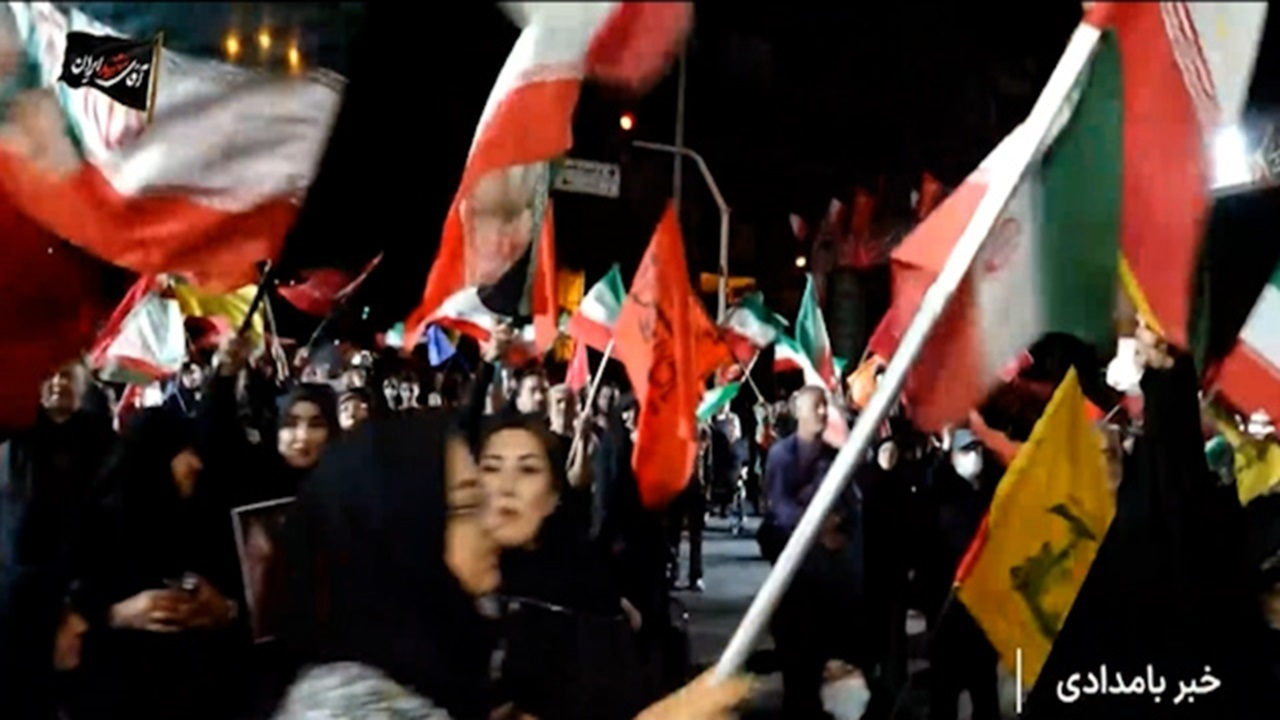 مردم ایران‌دوست، پای پرچم وطن + فیلم
