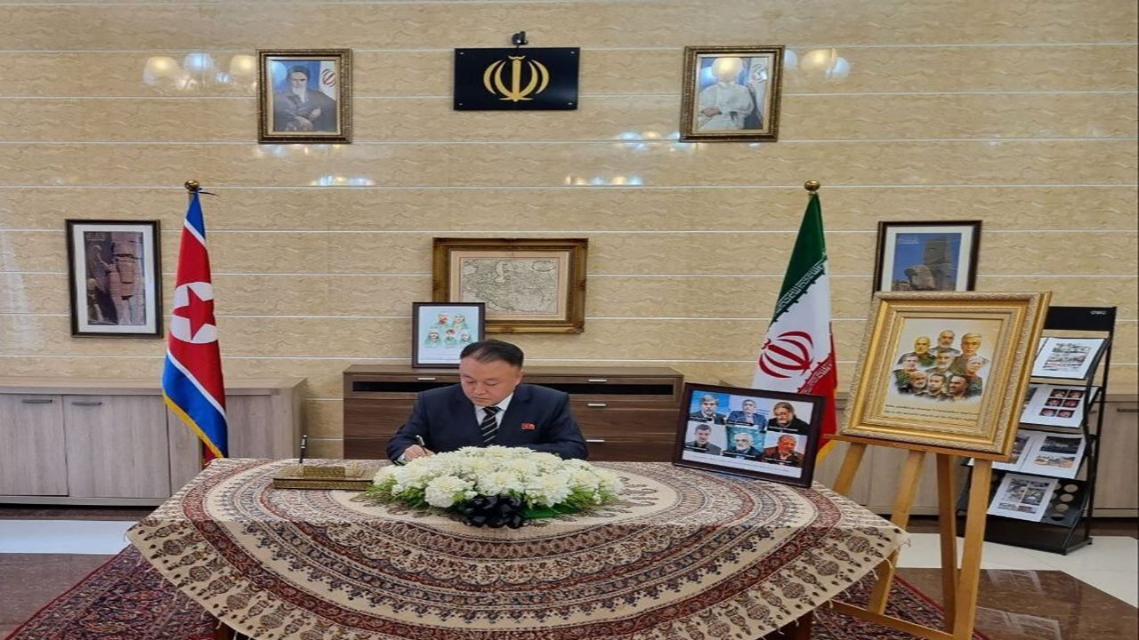 گشایش دفتر یادبود شهدای اقتدار در محل سفارت ایران در پیونگ یانگ