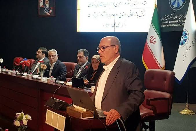 اقتصاد ایران در تنگنای پیچیدهای گرفتار شده است
