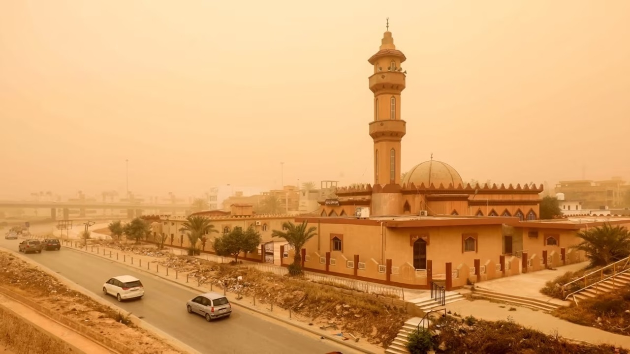 طوفان شن بنغازی لیبی را درنوردید + فیلم