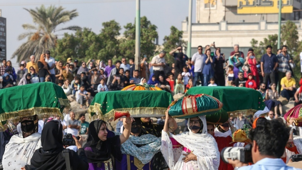 رسم عجیب عروسی بندرعباسی + فیلم