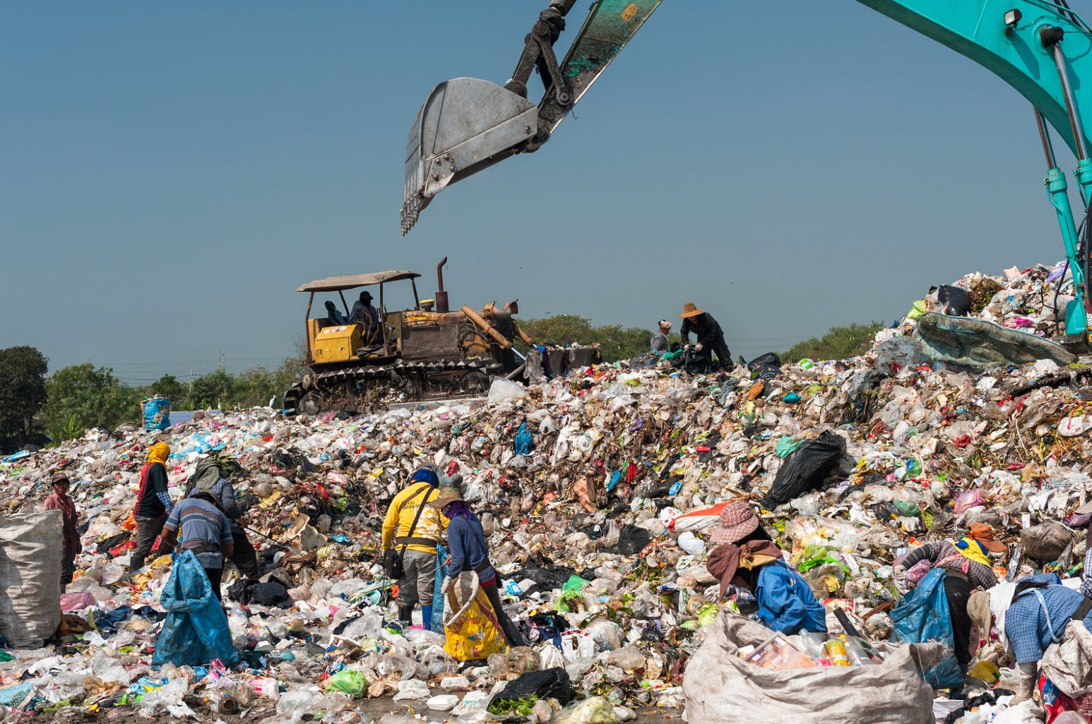فروش ضایعات: تبدیل زباله ها به منابع ارزشمند