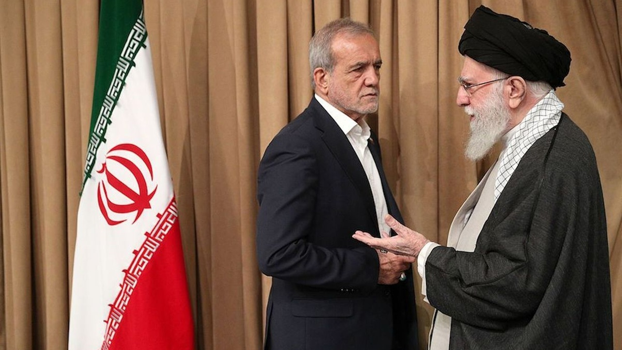 توصیه اخیر رهبر معظم انقلاب به مسئولان برای روایت قدرت ایران + فیلم