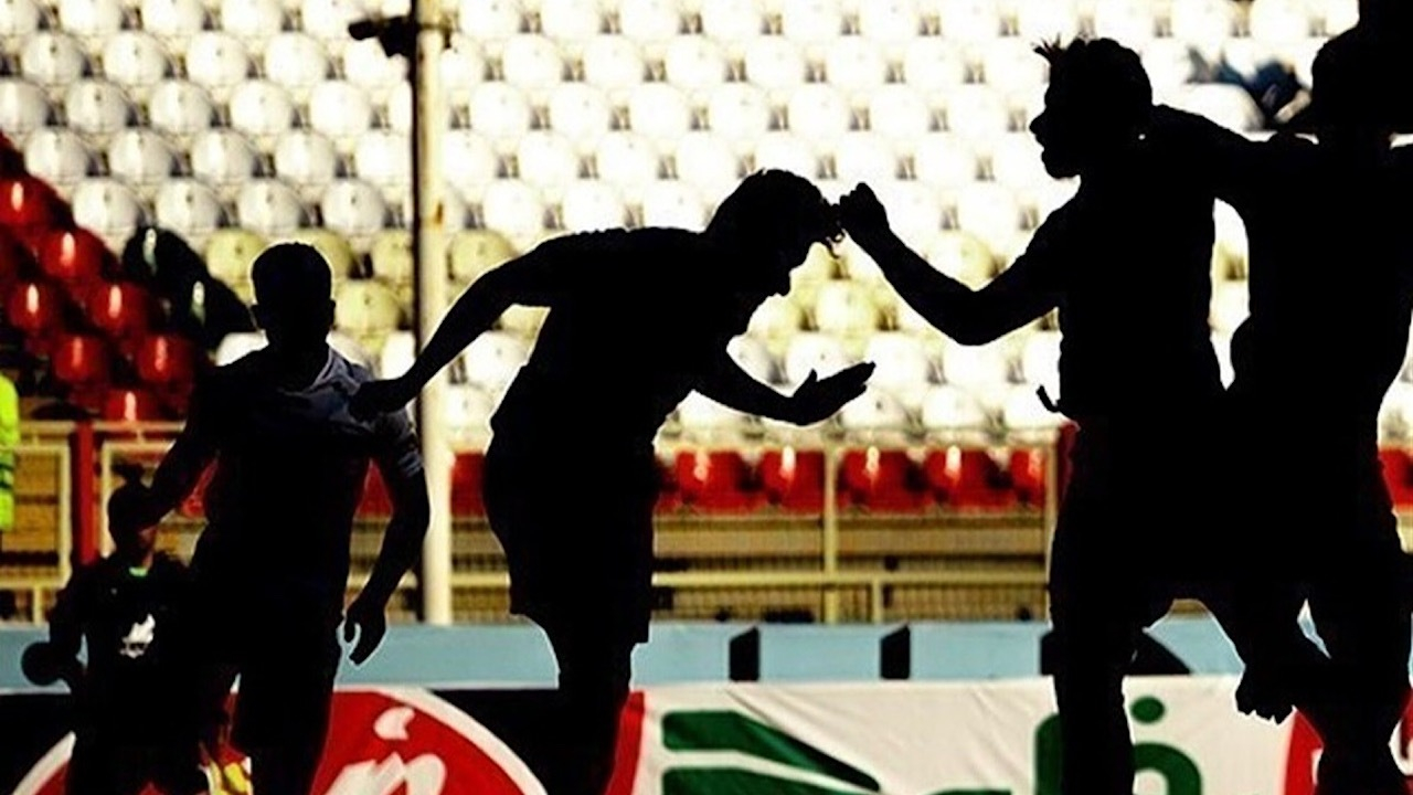 کمیته وضعیت بازیکنان علیه فولاد رای داد