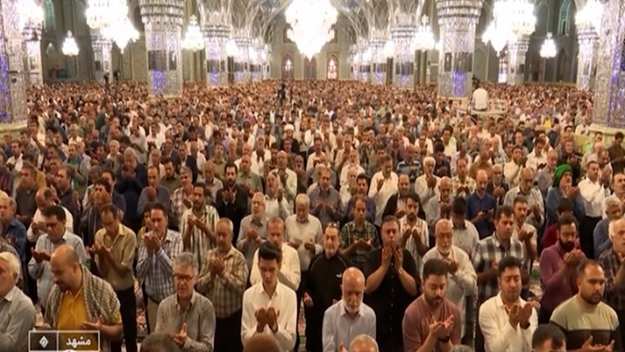 نماز عید قربان در حرم رضوی + فیلم