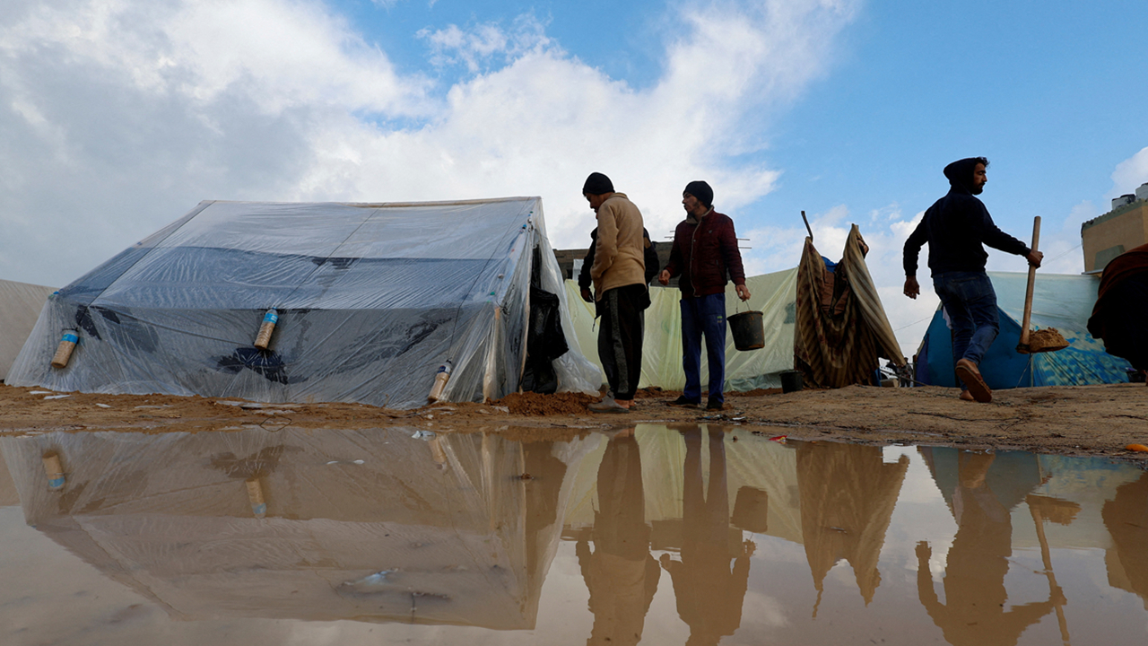 آتش‌سوزی در چادر آوارگان غزه جان مادربزرگ و نوه‌اش را گرفت