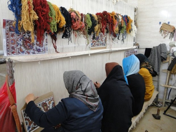 ۱۰۰۰ فعال رشته قالی بافی در زنجان تحت پوشش بیمه قرار گرفتند