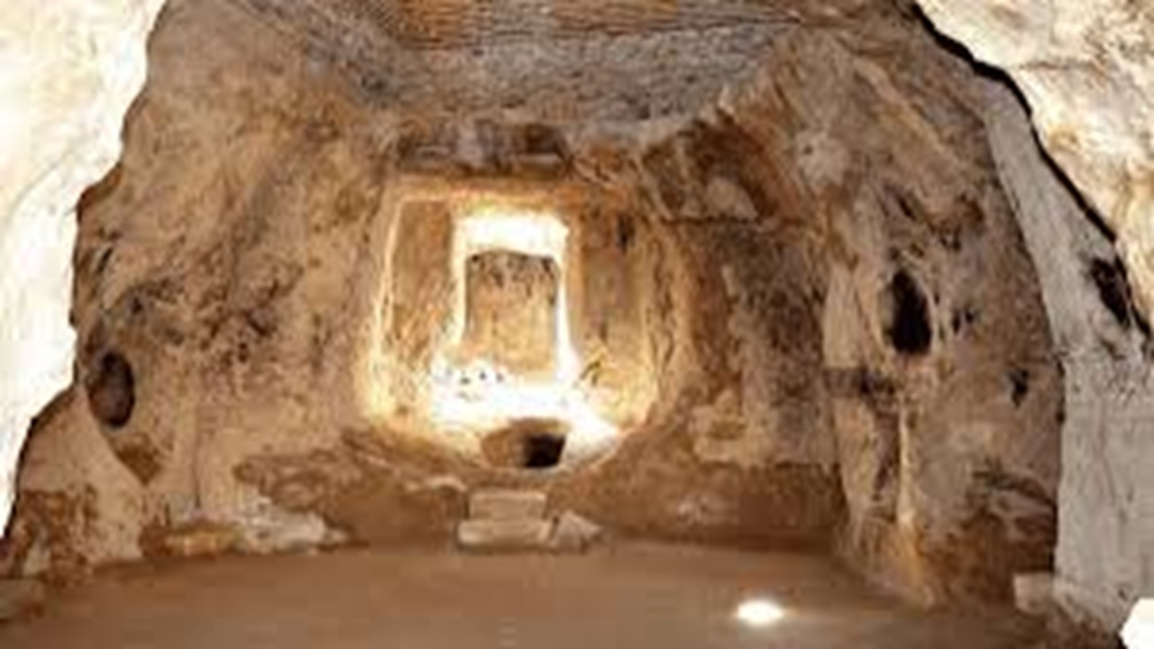 بهسازی و مرمت معبد مهر روستای ورجوی مراغه + فیلم