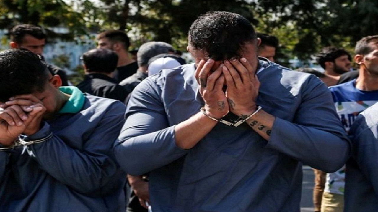 سارقان لوازم خودرو در محله سلیمانیه تهران دستگیر شدند