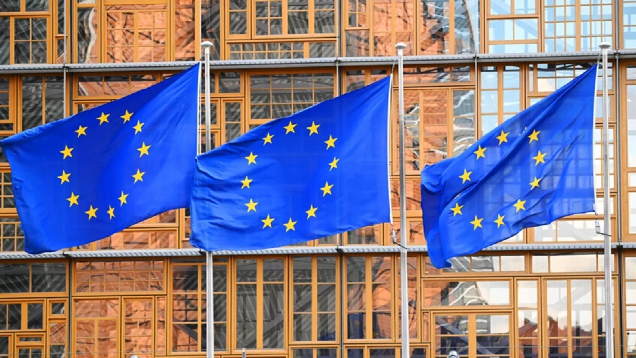 گلایه اتریشیها از خودزنی اقتصادی اروپا