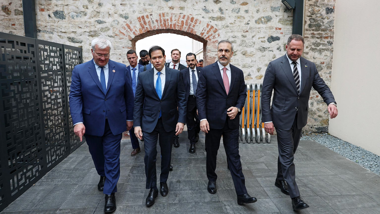 پولیتیکو: مذاکرات درباره جنگ اوکراین در میامی ادامه پیدا میکند