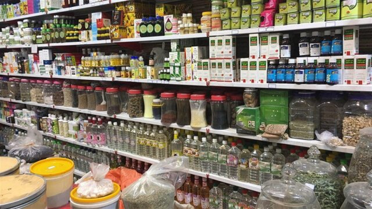 نسخههای عجیب عطارباشی؛ از پودر مارمولک تا غده اسب آبی