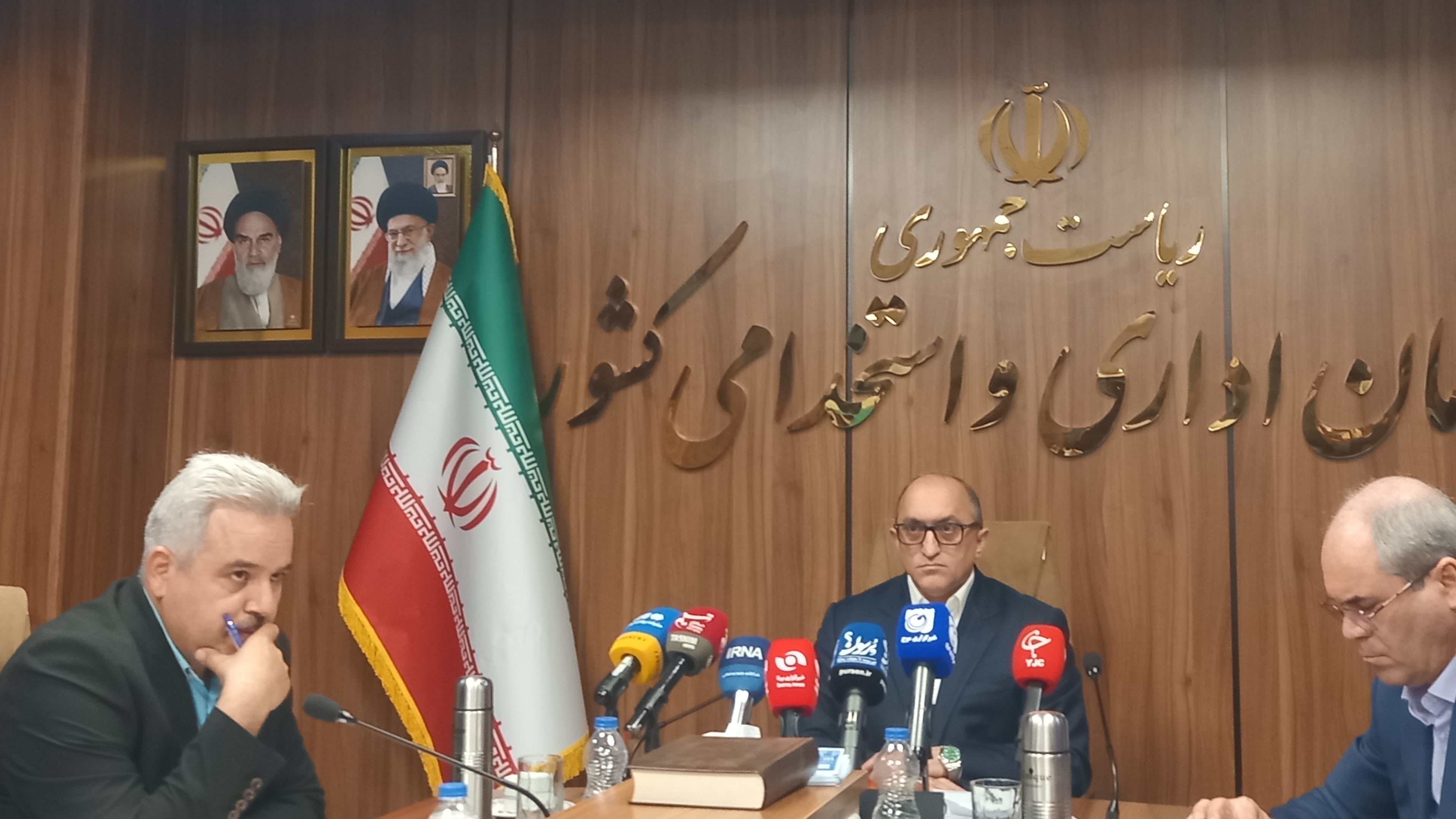 جزئیات استخدام نیروهای شرکتی اعلام شد/ قرارداد مستقیم فعلاً منتفی است
