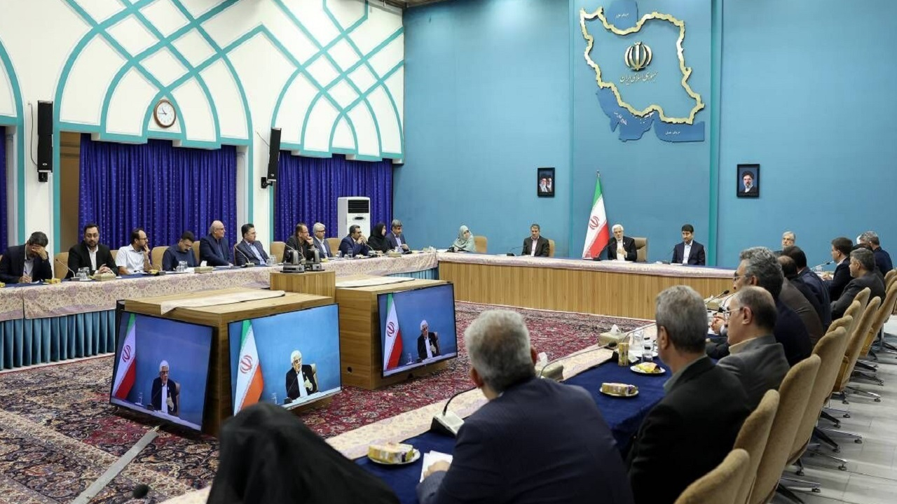 عارف: اقتصاد دیجیتال یکی از مزیتهای ایران است؛ باید به جایگاه اول منطقه برسیم