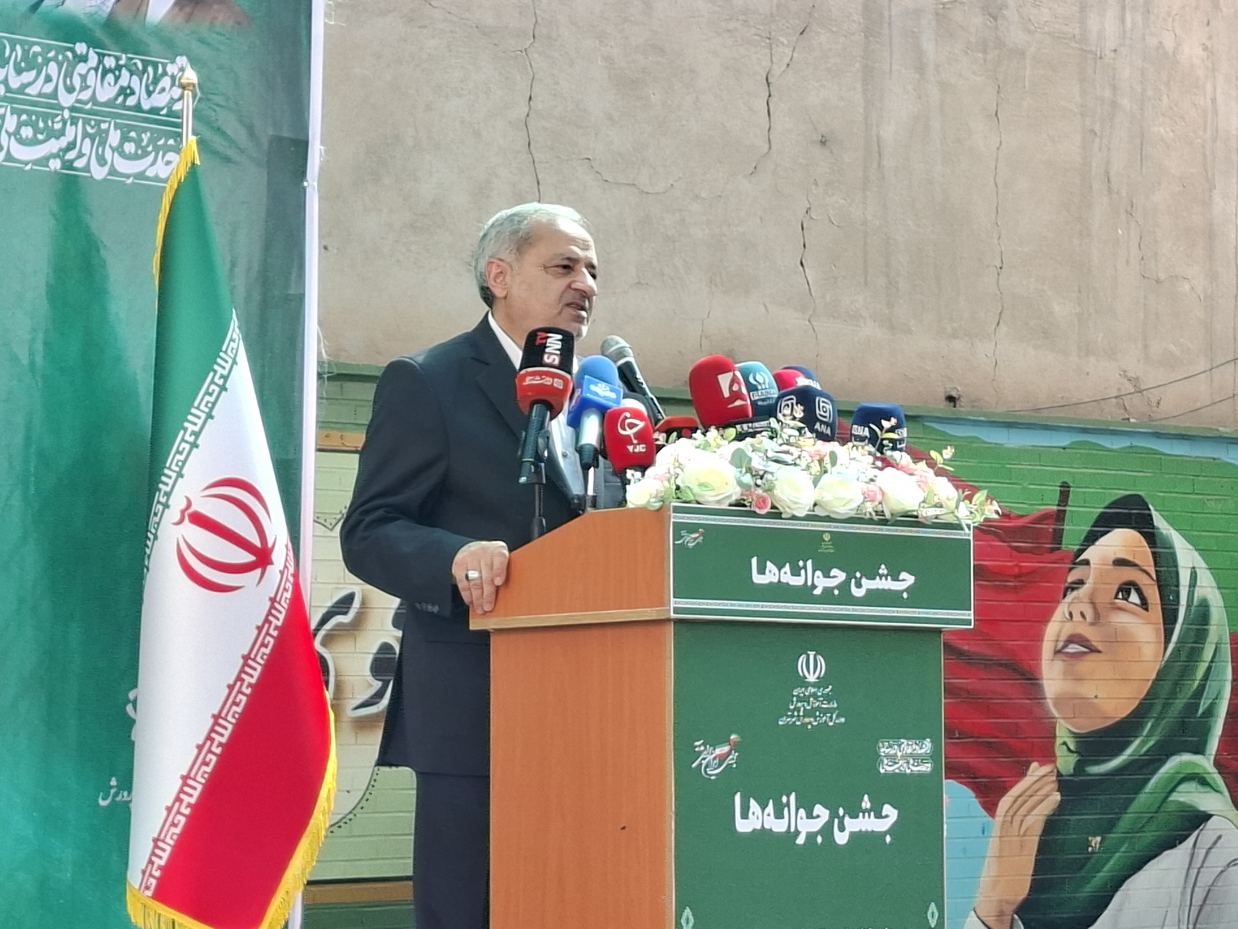 مهر متفاوتی را بدون رهبر و فرمانده شهید آغاز می‌کنیم