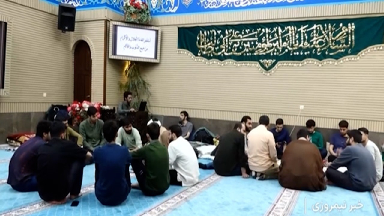 نخبگان معتکف + فیلم