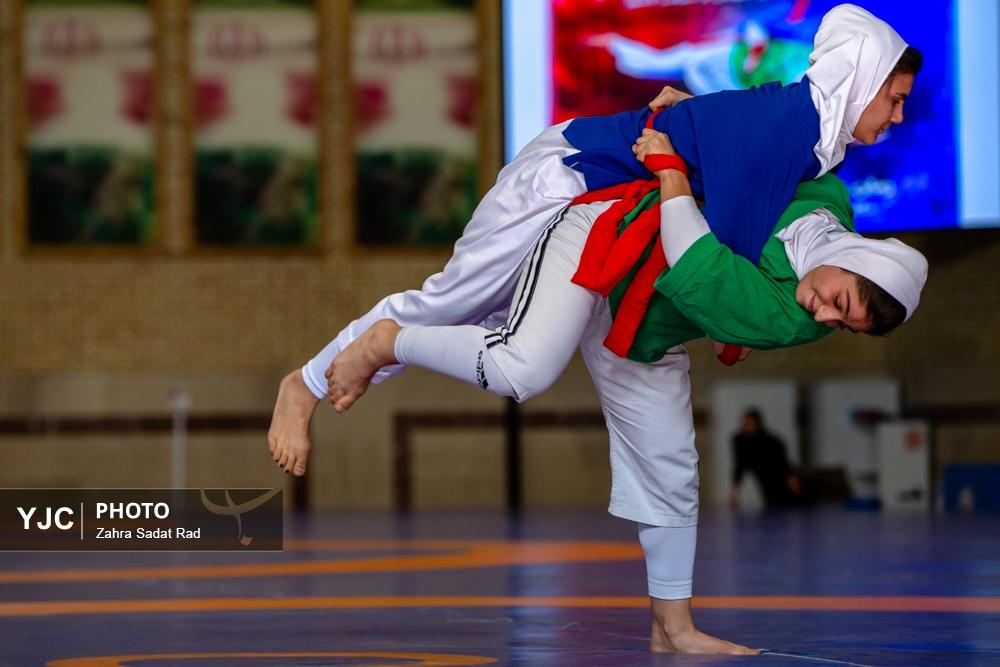 اولین دوره لیگ آلیش زنان ایران