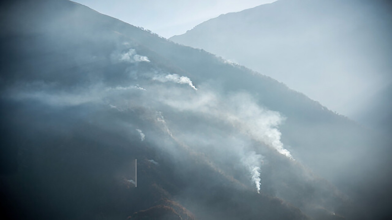 ۴۸ آتشنشان تهرانی در ارتفاع ۲۵۰۰ متری برای مهار آتش در جنگلهای الیت