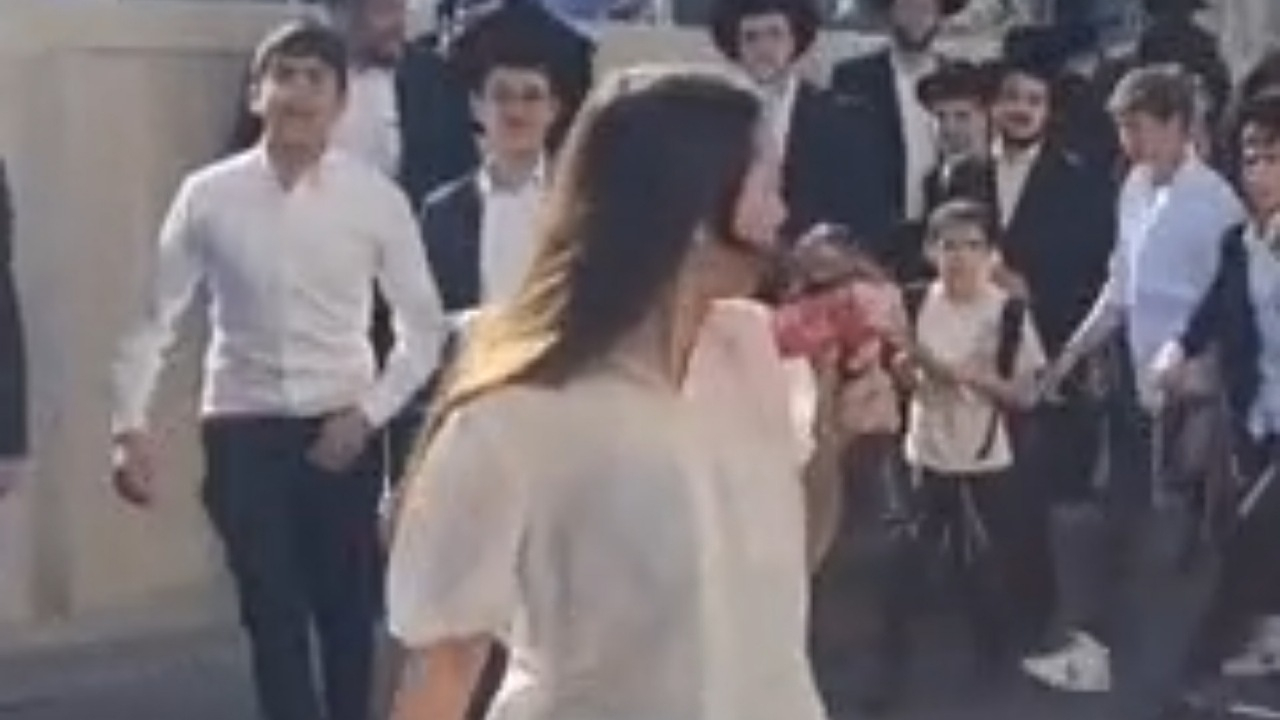 حمله به خبرنگار اسرائیلی در محله یهودیان حریدی + فیلم