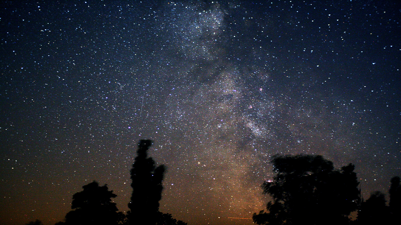 تاریک‌ترین مکان در منظومه شمسی و کل جهان کجا است؟
