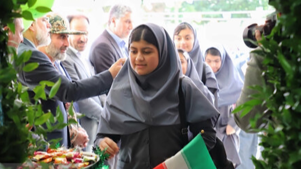 همه مدارس سال تحصیلی جدید حضوری بازگشایی میشوند