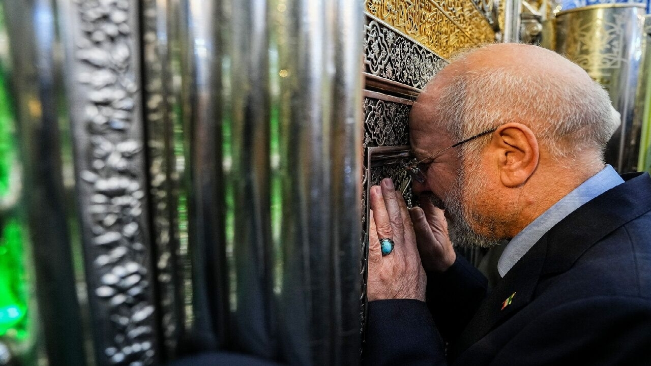 تشرف قالیباف به حرم حضرت اباالفضل (ع) و دیدار با تولیت عتبه عباسی