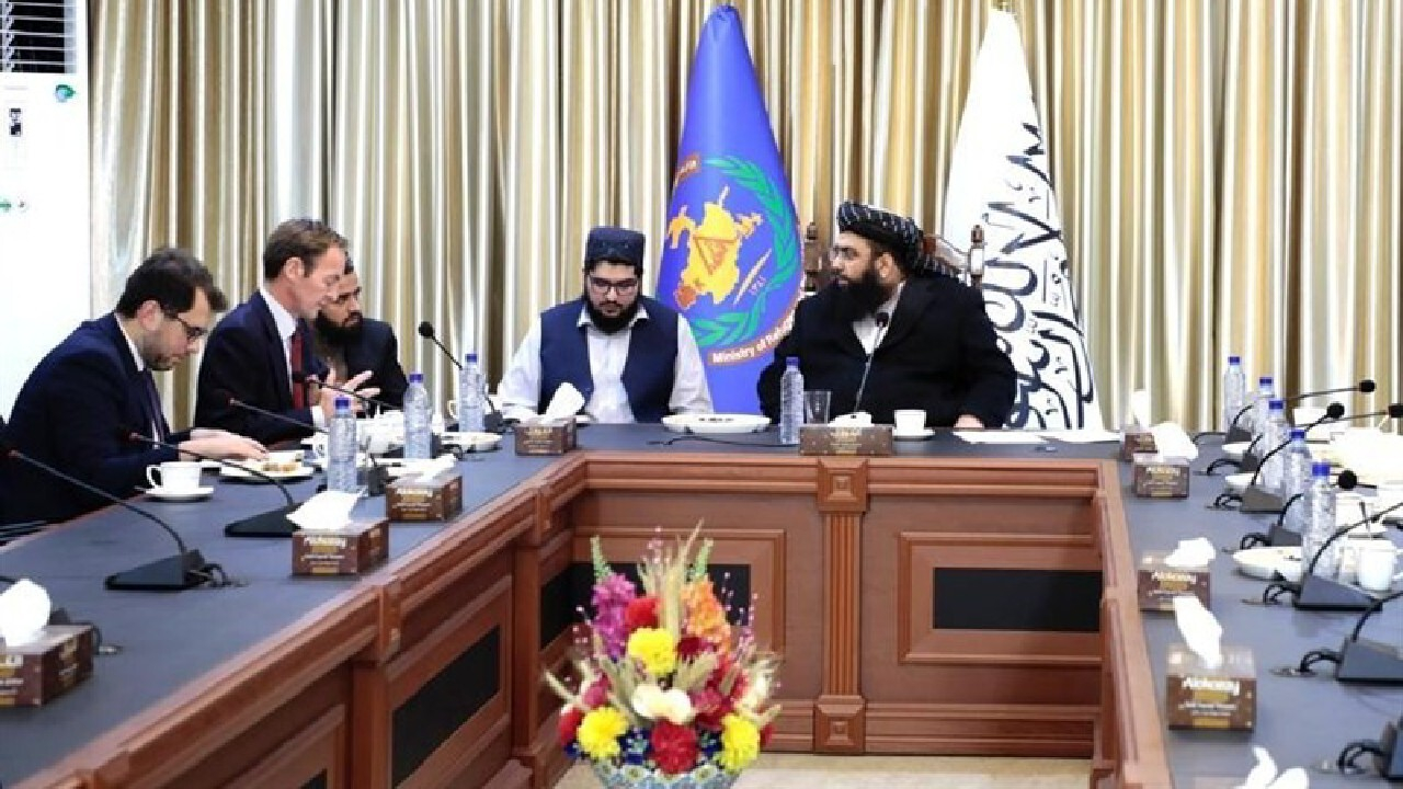 دیدار مقام طالبان با نماینده انگلیس؛ استقبال از آتشبس و وعده کمک ۴ میلیون پوندی