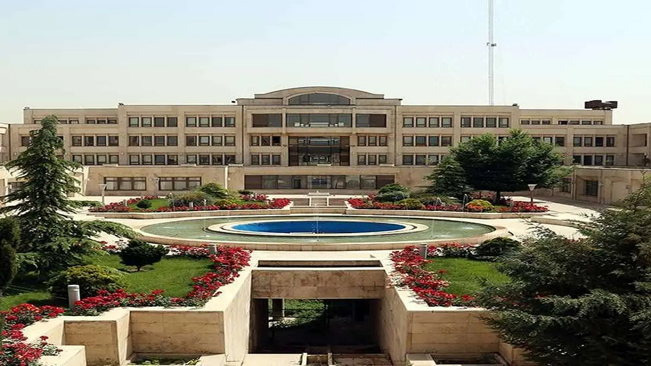 ۹۰ سال با فرهنگستان زبان و ادب فارسی