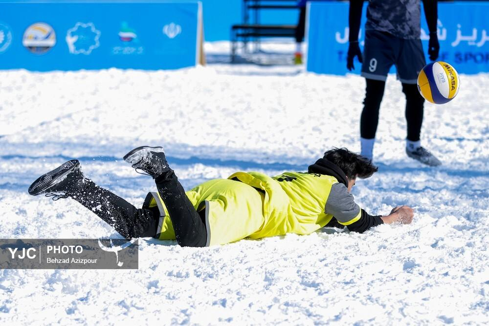 مسابقات والیبال برفی در تبریز