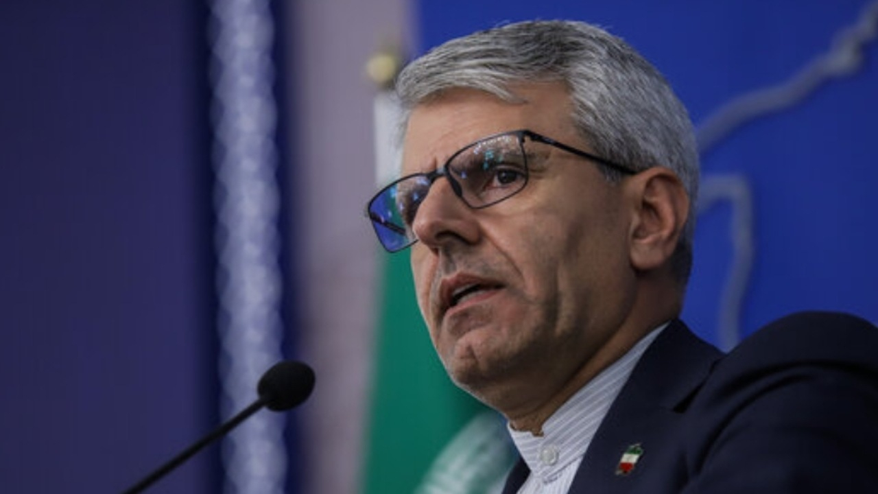 بقایی: عمق تاریخ ایران را با حیاط پشتی کودکی خود اشتباه نگیرید