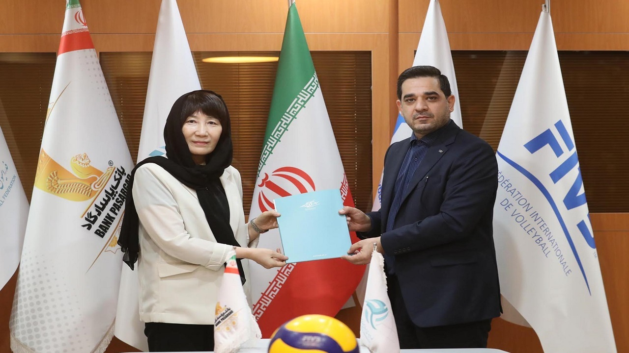 قرارداد سرمربی کره‌ای تیم ملی والیبال بانوان تمدید شد