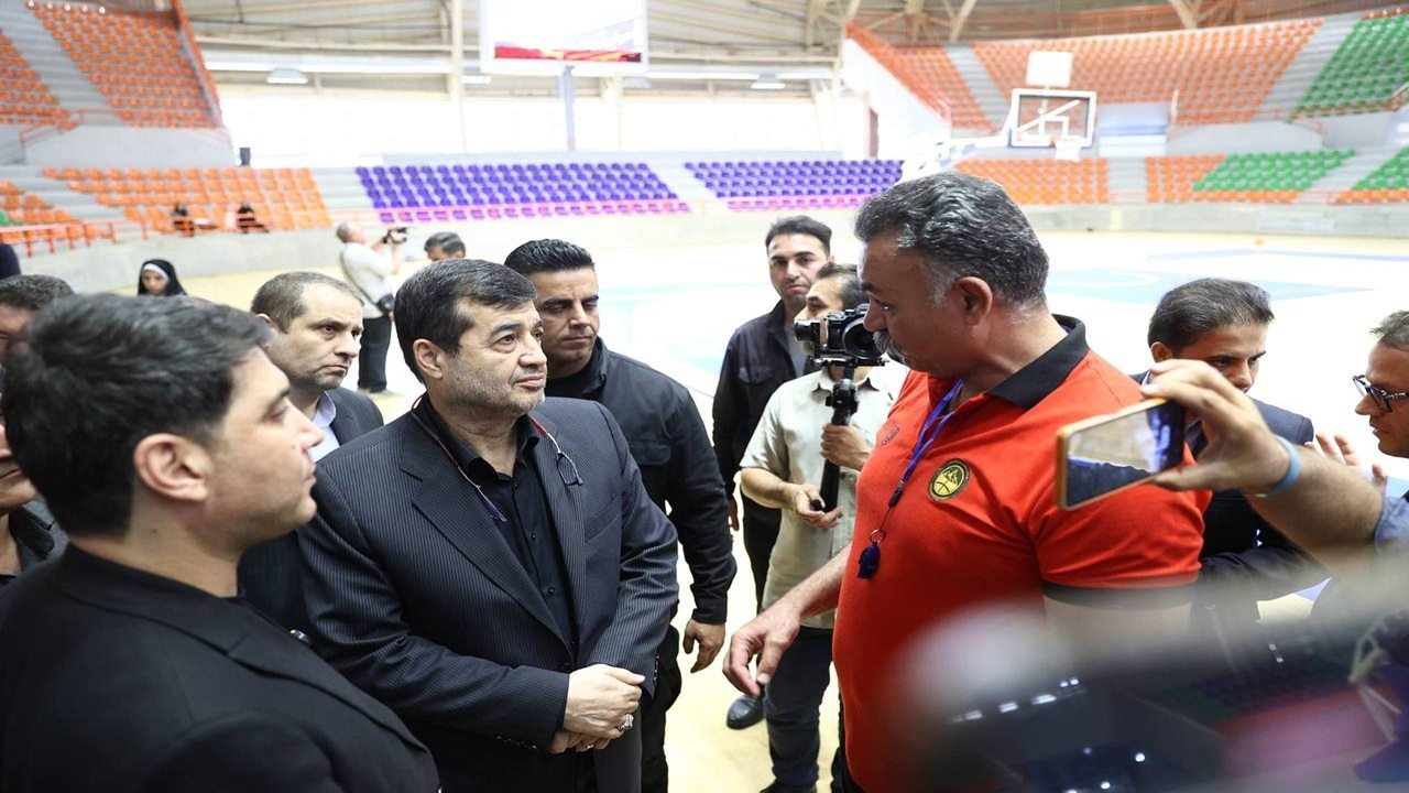 بازدید وزیر ورزش از سالن ۲۲ گولان سنندج و تأکید بر رفع نواقص