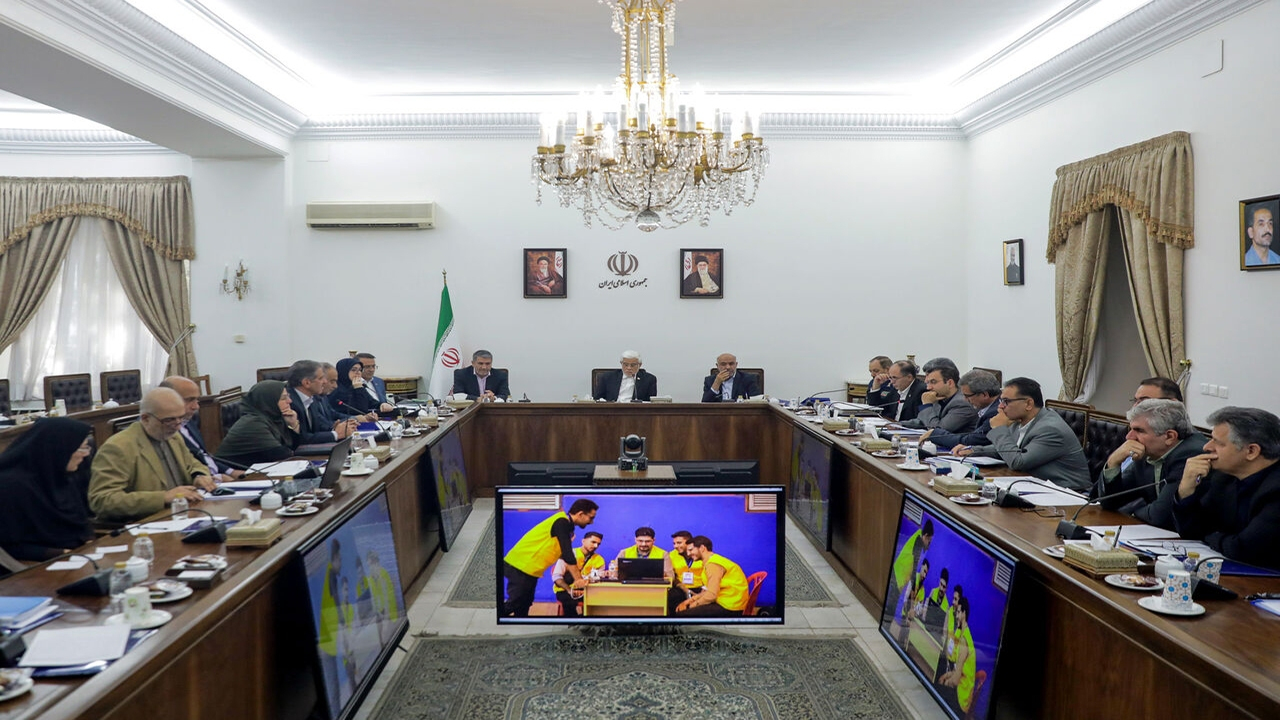 عارف: تمرکز دولت بر فناوریهای پیشرفته، مهارت آموزی و آموزشوپرورش است