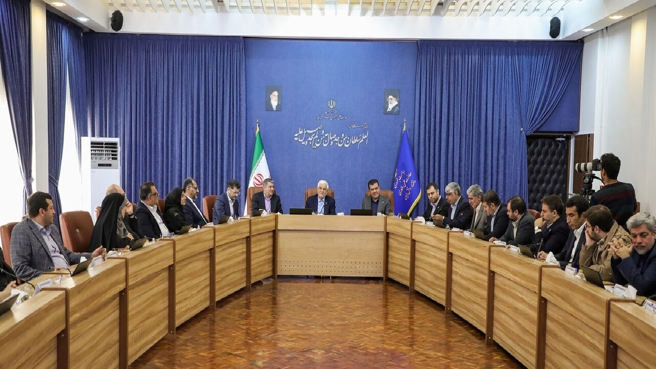 عارف: ارتباطات علمی بینالمللی برای کشور حیاتی است/ ضرورت آموزش هوش مصنوعی از مدارس