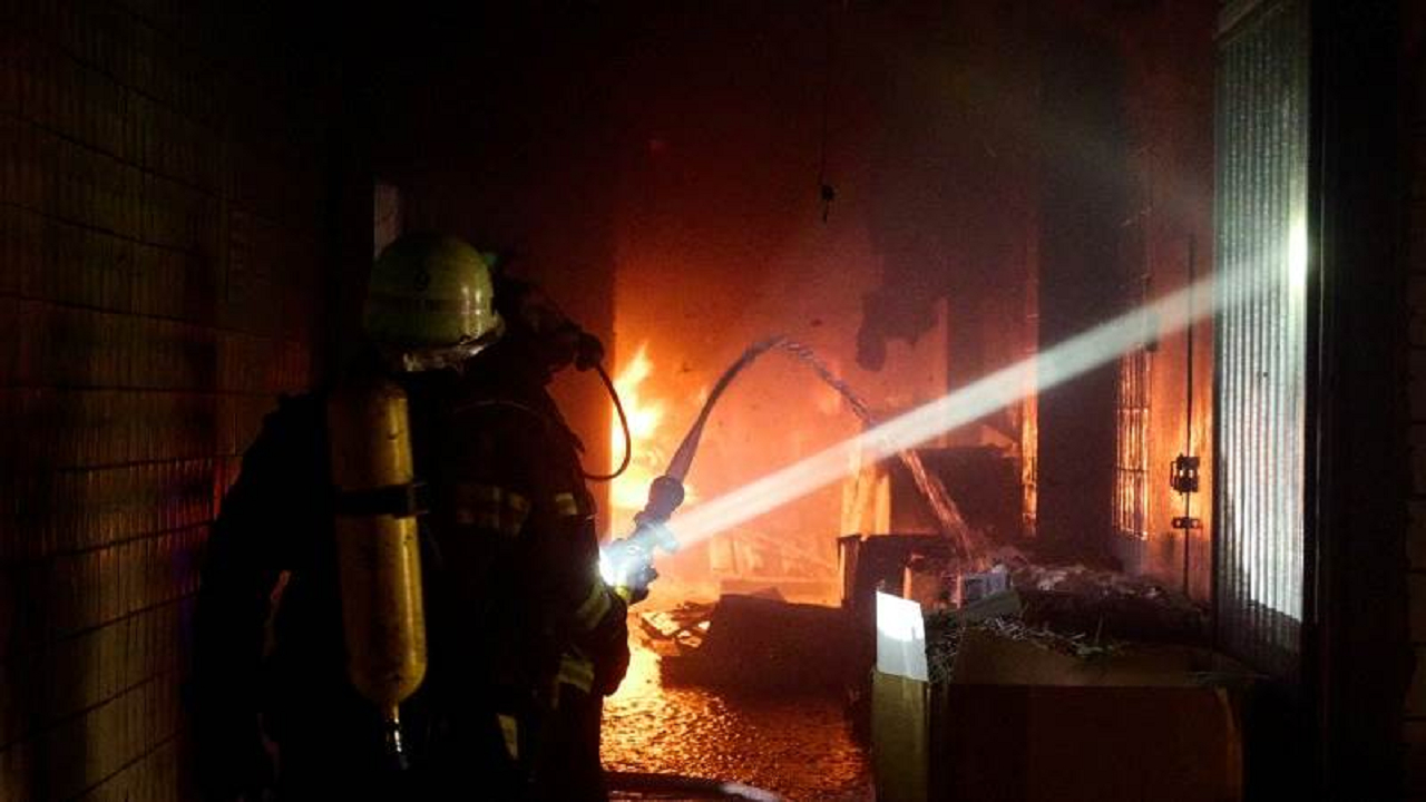 حمله پهپادی اوکراین در شب سال نو: ۲۴ کشته در خرسون و آتشسوزی در تأسیسات نفتی روسیه