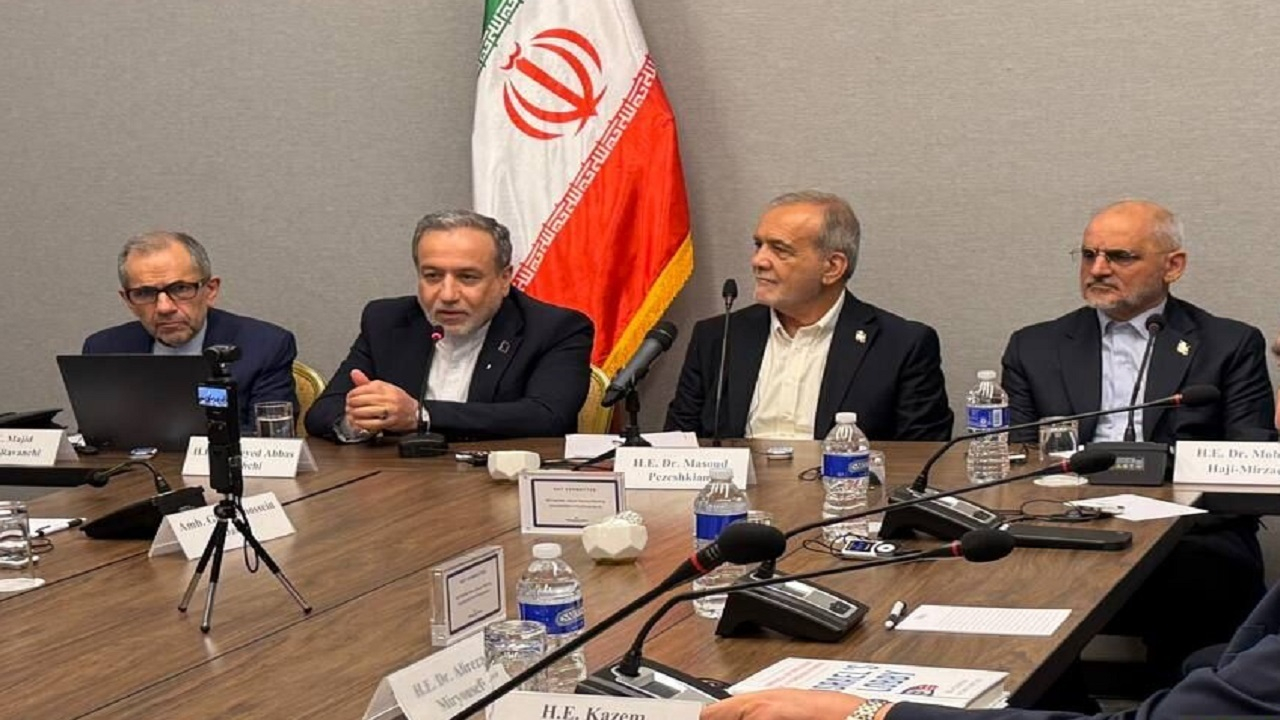نشست رئیس جمهوری اسلامی ایران با نخبگان و صاحبنظران اندیشکدههای آمریکایی