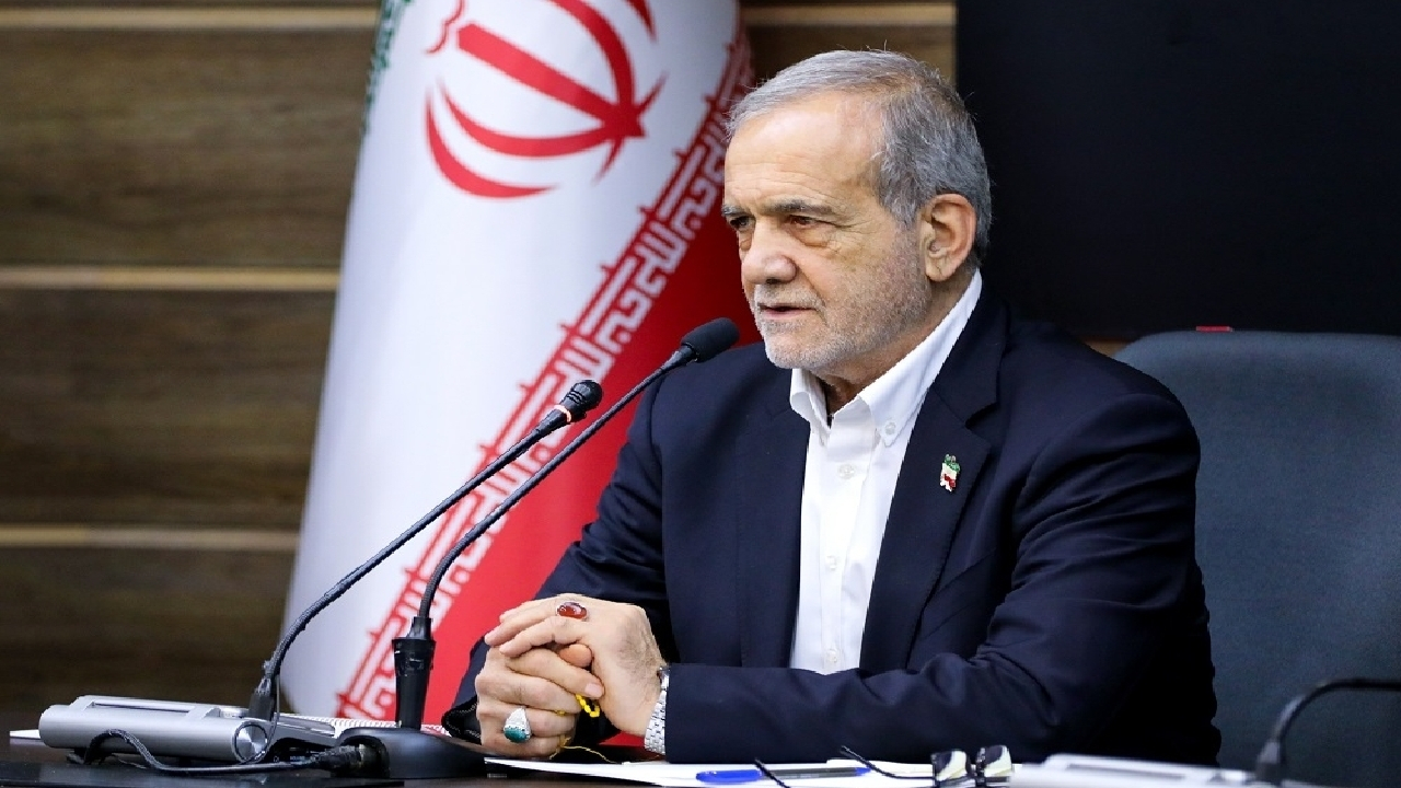 پزشکیان: دانشمندانی داریم که نیاز ما به بیگانگان را کاهش میدهند