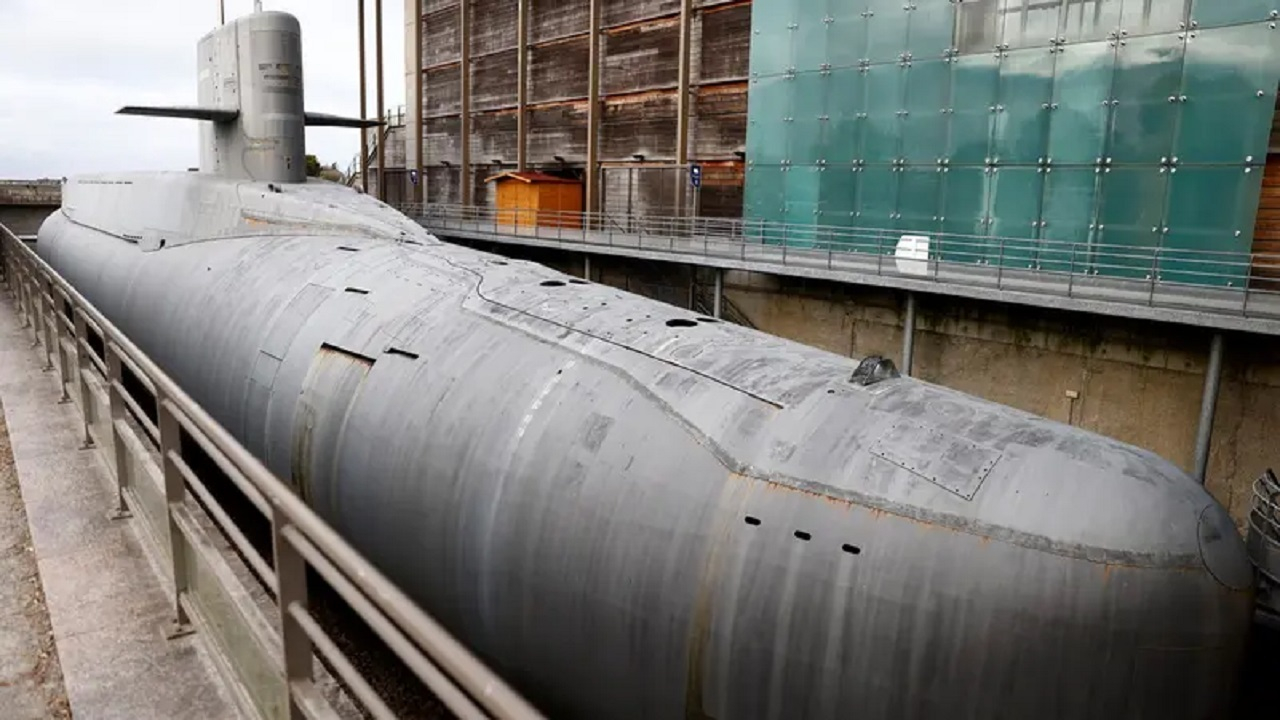 فرانسه پرواز مرموز پهپاد بر فراز پایگاه زیردریایی هستهای را بررسی میکند