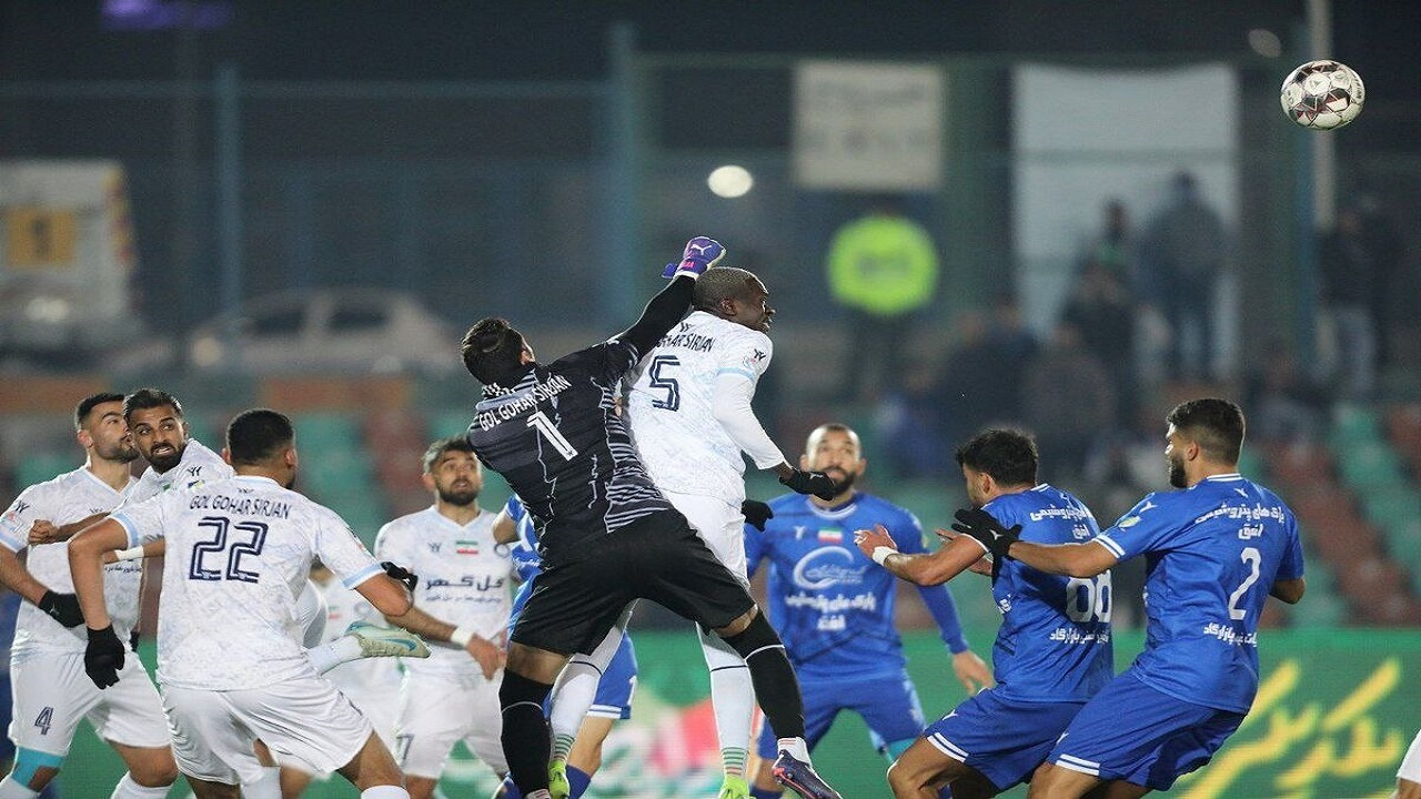 استقلال ۰ - ۰ گل گهر/ گزارش لحظه به لحظه