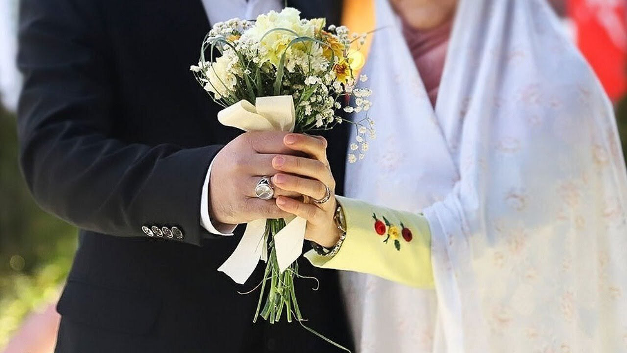 وام ازدواج پشت صفهای طولانی