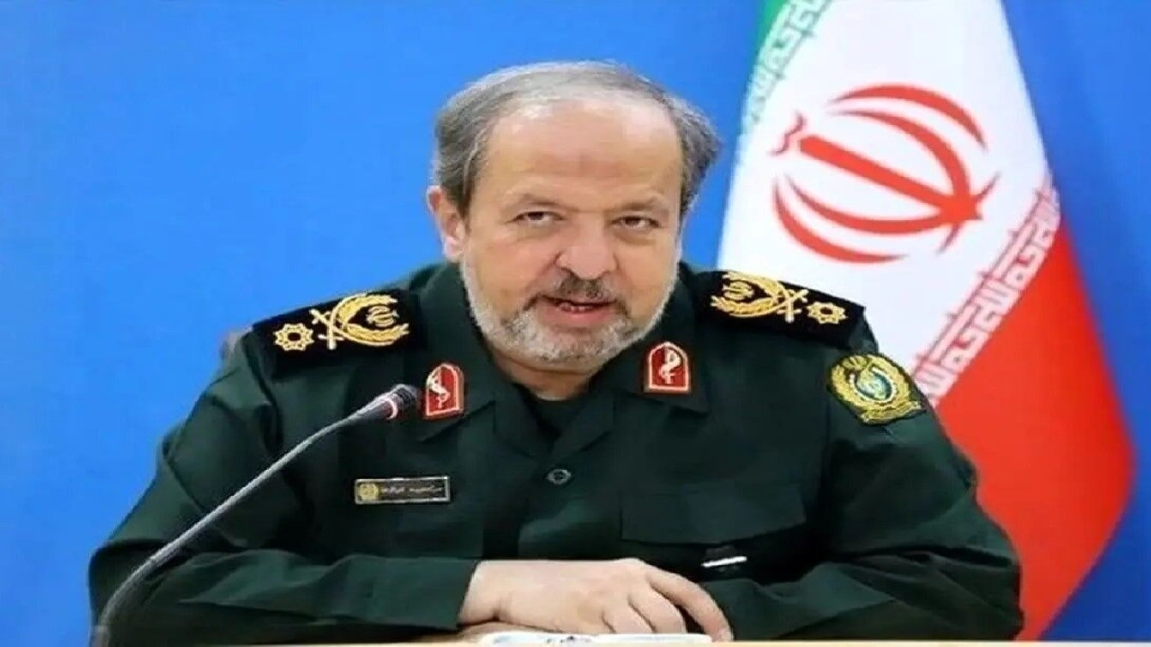 سرپرست وزارت دفاع: توان هدف قرار دادن ناوهای آمریکایی را داریم