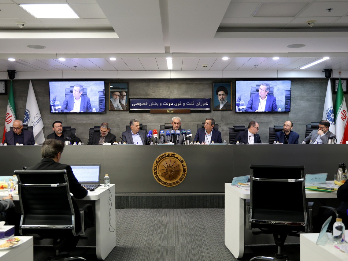 کمبود ۲۰۰ میلیون دلاری منابع ارزی صنعت دارو/ بیمه‌ها توان جبران افزایش قیمت‌ها را ندارند