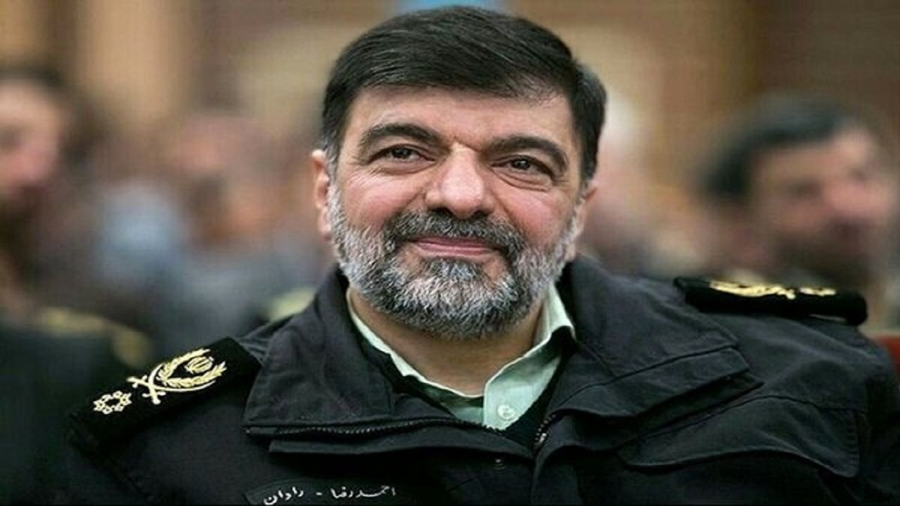 سردار رادان به دیدار خانواده سرداران شهید رفت
