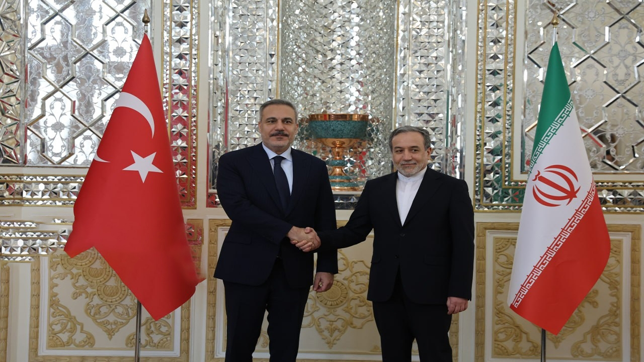 وزیر امور خارجه ترکیه با عراقچی دیدار کرد