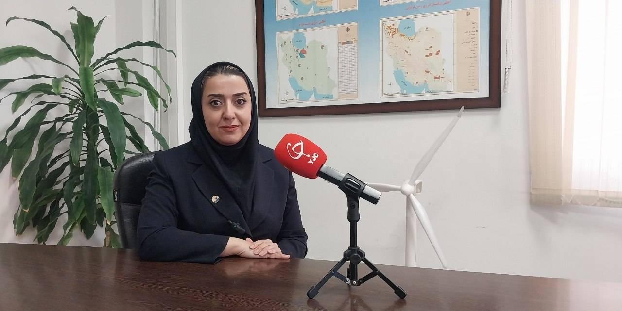 ۱۰ نیروگاه خورشیدی بزرگ کشور نهایتا تا سال آینده به سیستم ذخیرهساز انرژی تجهیز میشوند+ فیلم